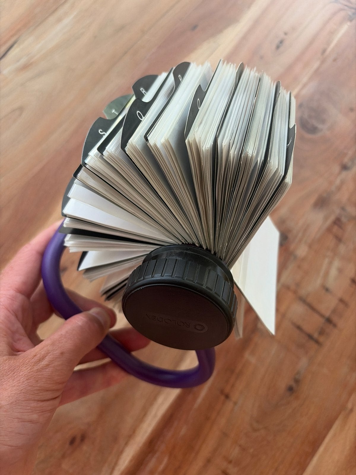 Rolodex kaartenbak met paarse houder, Ophalen of Verzenden, Gebruikt