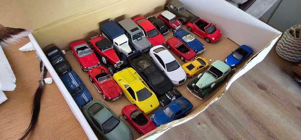 Partij autoś, Hobby en Vrije tijd, Modelauto's | Overige schalen, Ophalen of Verzenden, Auto