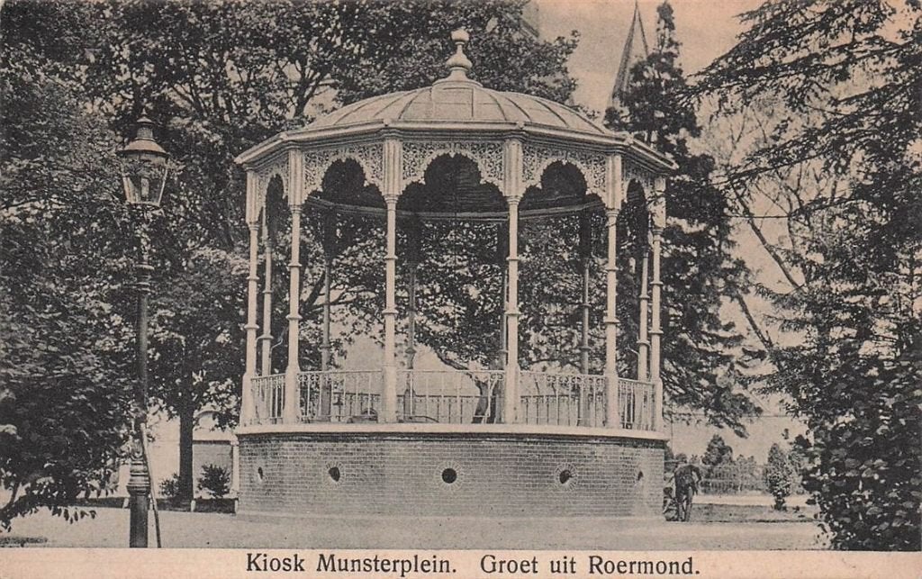 702-342-013 Kiosk Munsterplein Groet Uit Roermond, Verzenden, Voor 1920, Limburg