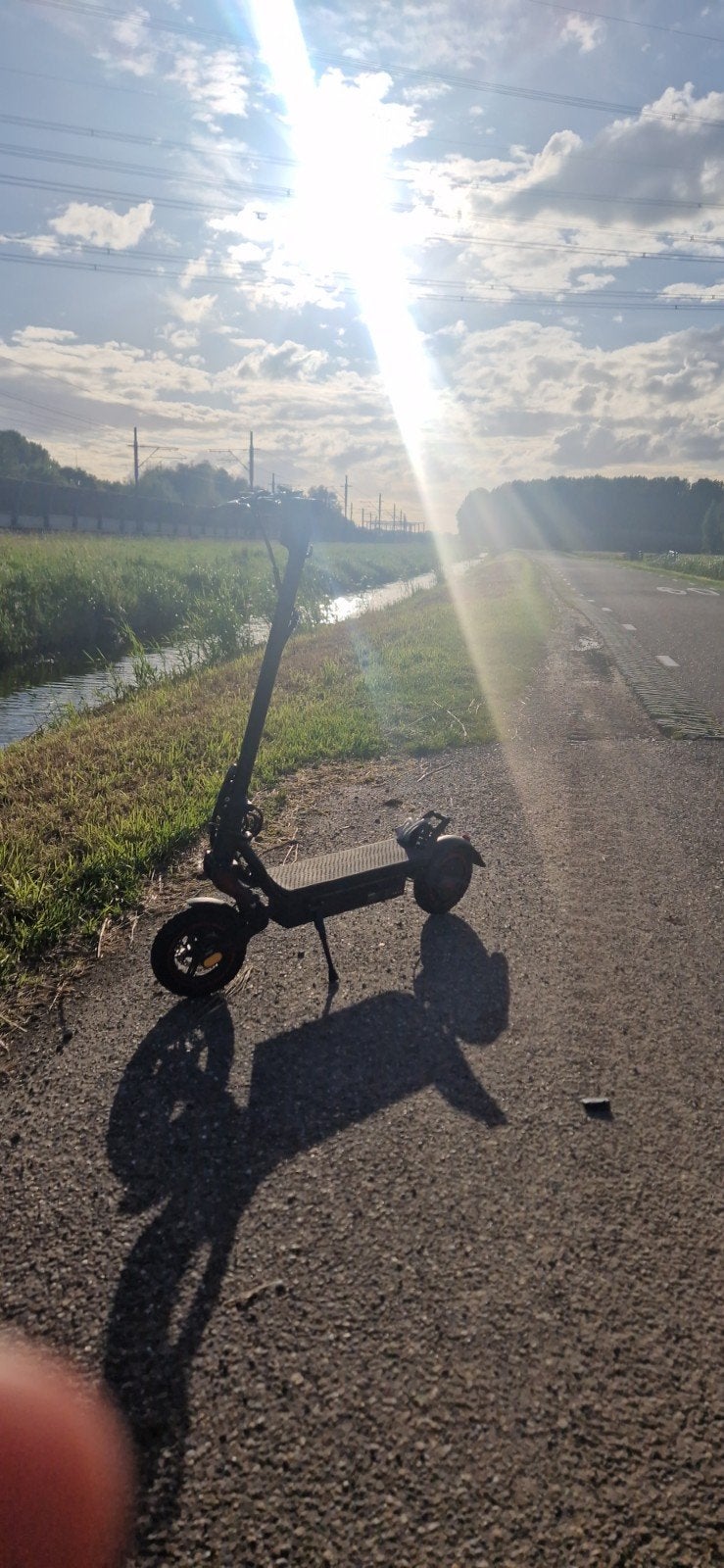 E-step W8 te koop - 25 km/u (aanpasbaar tot 40 km/u), Ophalen of Verzenden, Zo goed als nieuw, Elektrische step (E-scooter), E step w8