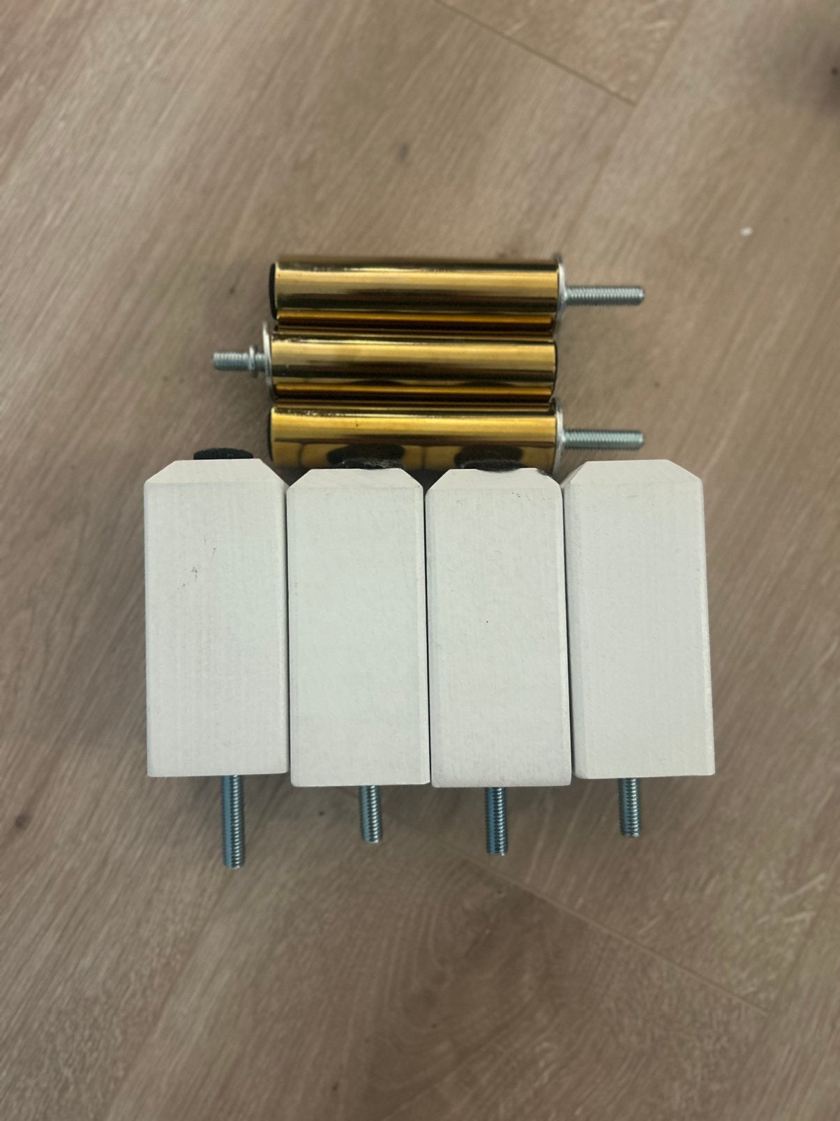GRATIS | Ikea kast poot besta Stubbarb wit/goud, Ophalen, Gebruikt