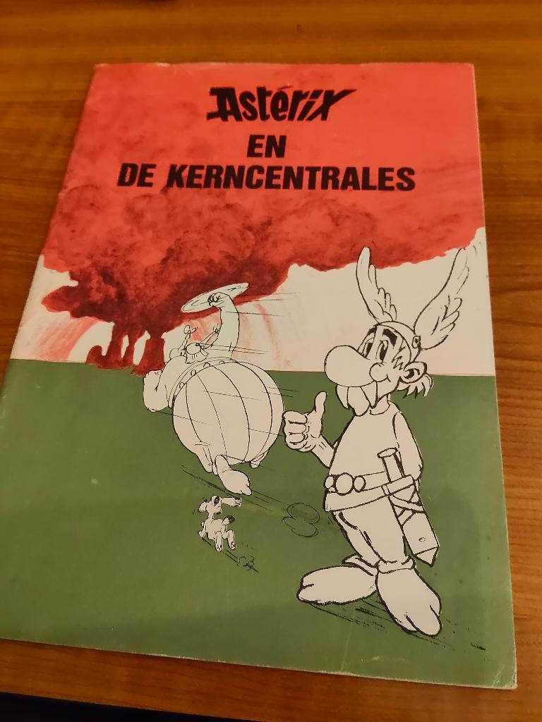 Asterix en de kerncentrales parodie, Boeken, Eén stripboek, Ophalen of Verzenden, Gelezen