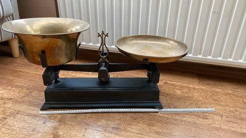 gietijzeren weegschaal met koperen schalen, Ophalen of Verzenden