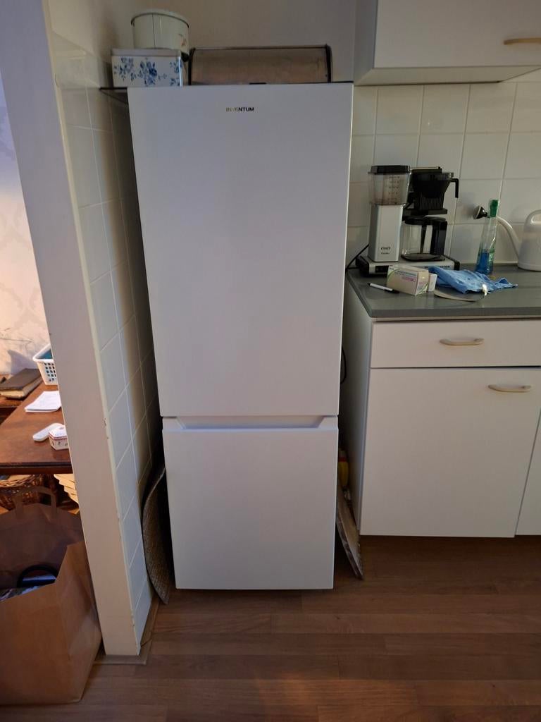 Inventum koelkast met vriezer en 3 lades, Witgoed en Apparatuur, Koelkasten en IJskasten, Gebruikt, 200 liter of meer, Met aparte vriezer