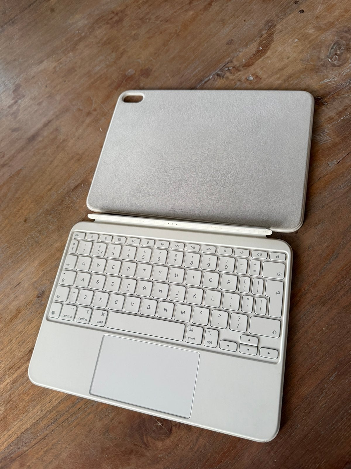 Apple Magic Keyboard Folio iPad 10e en A16 | NIEUWSTAAT |, IPad 10e (2022) & iPad A16 (2025), 11 inch, Nieuw, Bescherming voor- en achterkant