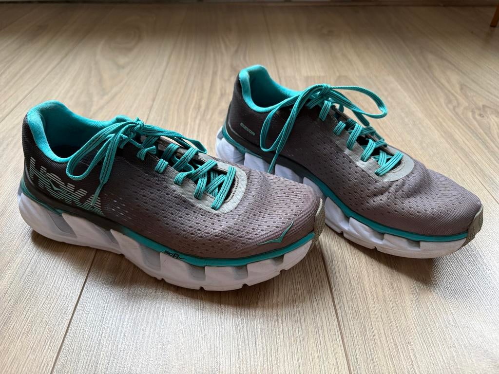 Hoka Elevon dames hardloopschoenen - Maat 39 1/3, Ophalen of Verzenden, Gedragen, Grijs, Sportschoenen