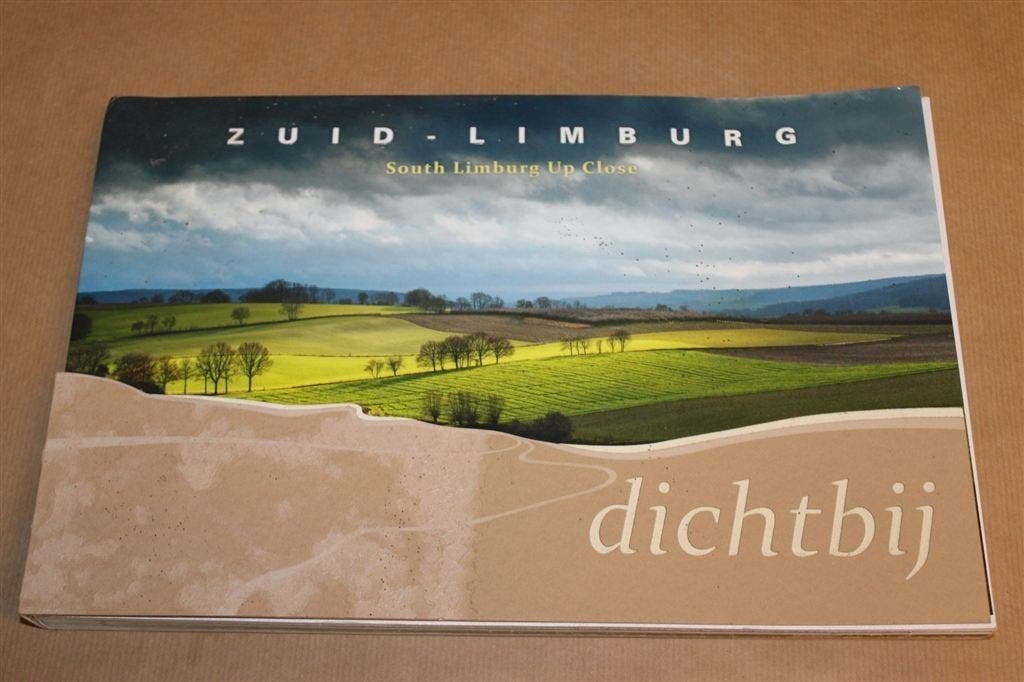 Zuid-Limburg Dichtbij — Fotoboek Heuvelland en Kastelen, Ophalen of Verzenden, Gelezen, Fotografen