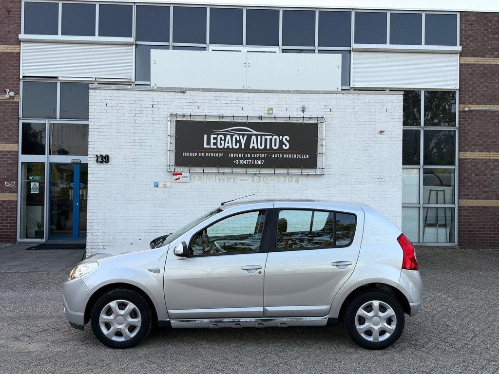Dacia Sandero 1.6 Lauréate - AIRCO - ELEK RAMEN - RIJDT & S, Voorwielaandrijving, Stof, 4 cilinders, Bedrijf