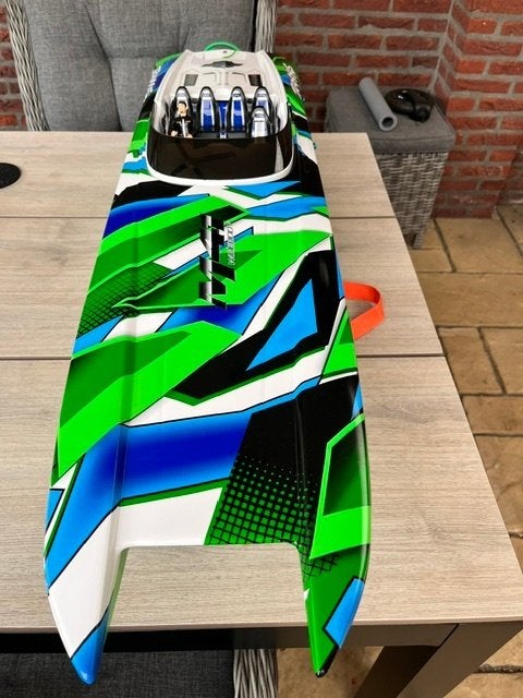 Traxxas M41met veel upgrade's.Nieuwstaat., Hobby en Vrije tijd, Modelbouw | Boten en Schepen, Ophalen, Nieuw