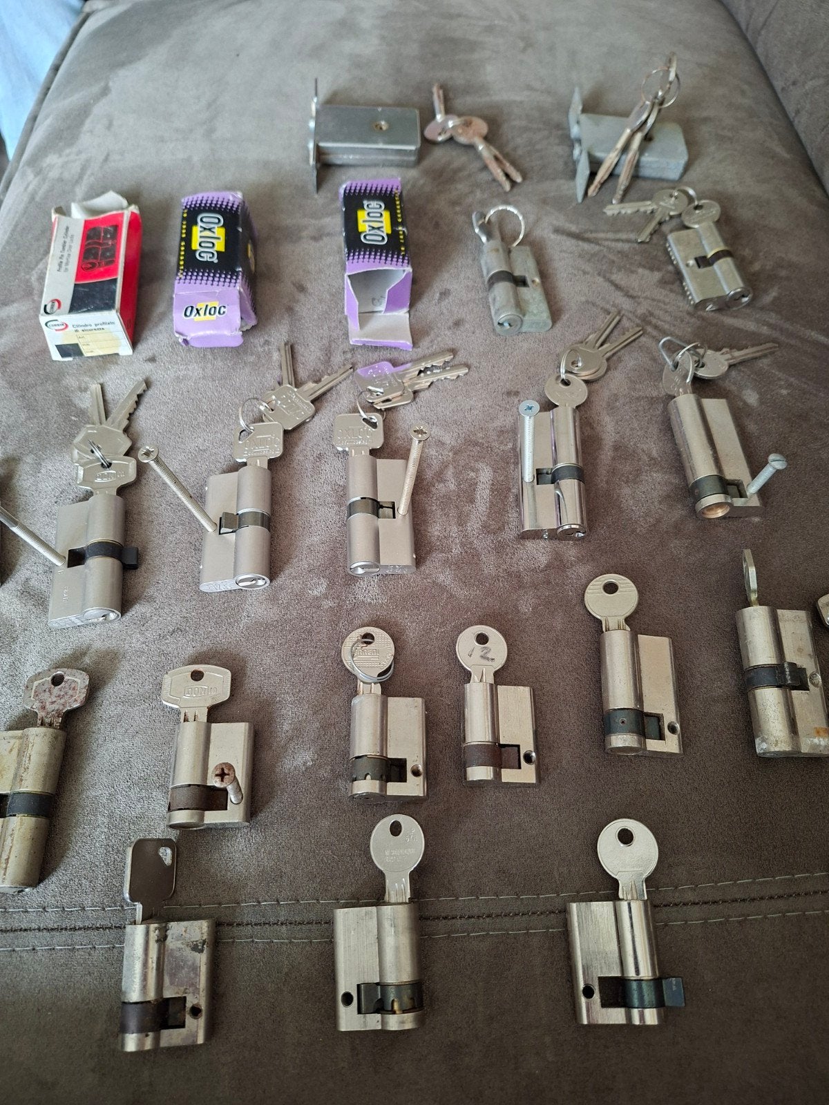 23 cilinder sloten, diverse maten, Doe-het-zelf en Verbouw, Hang- en Sluitwerk, Ophalen of Verzenden, Gebruikt, Rvs, Slot