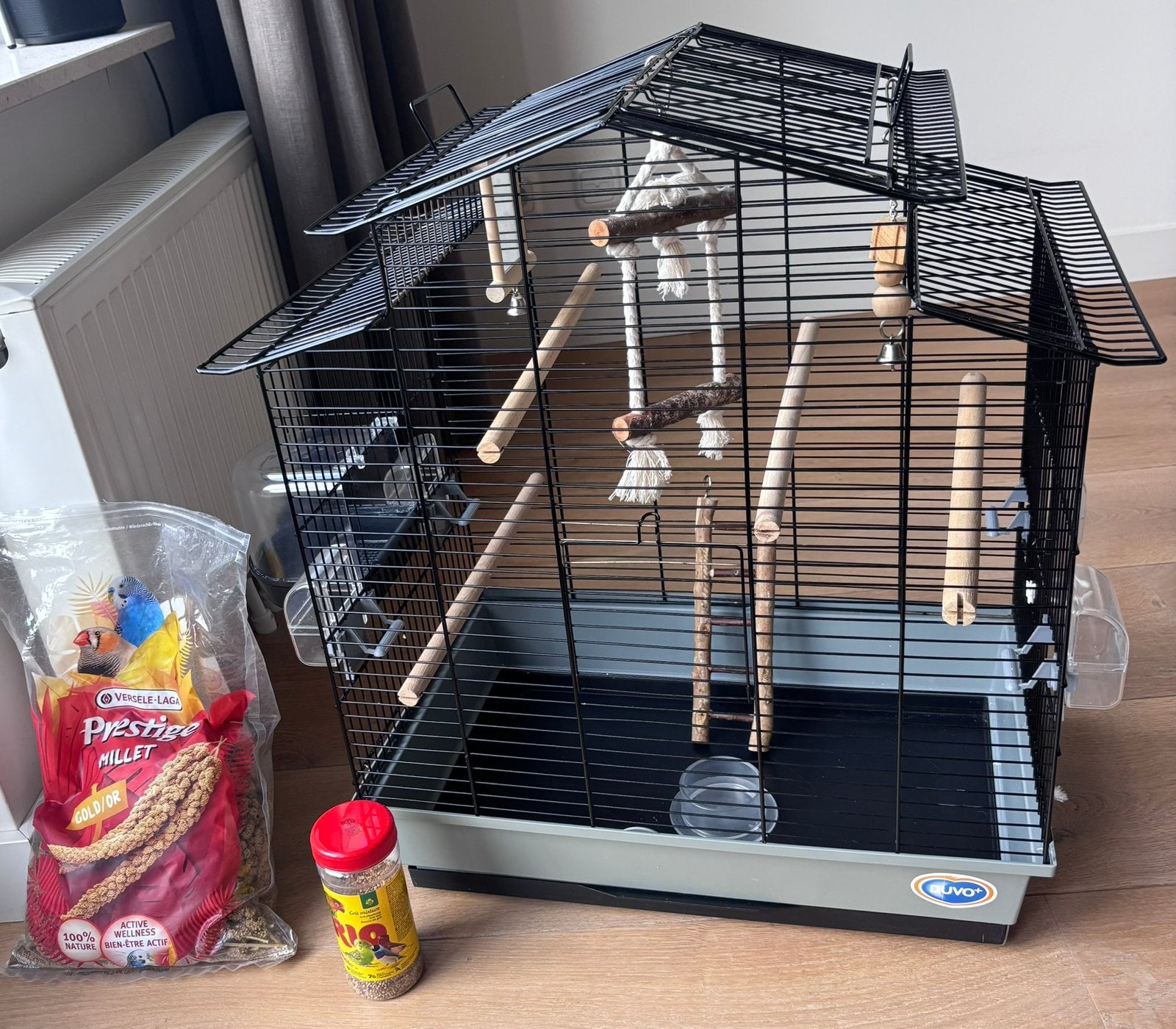 Nette complete kooi met veel toebehoren, Ophalen of Verzenden, Zo goed als nieuw, Metaal, Vogelkooi