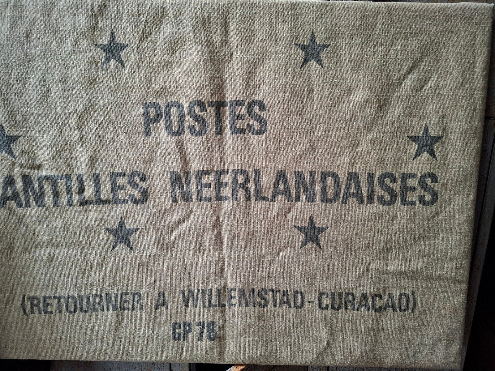 Canvas schilderij oude postzak Nederlandse Antillen 80x60 cm, Ophalen