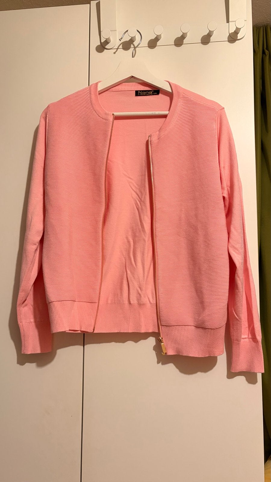 Roze vestje met rits - Nana, Ophalen of Verzenden, Gedragen, Maat 38/40 (M), Roze