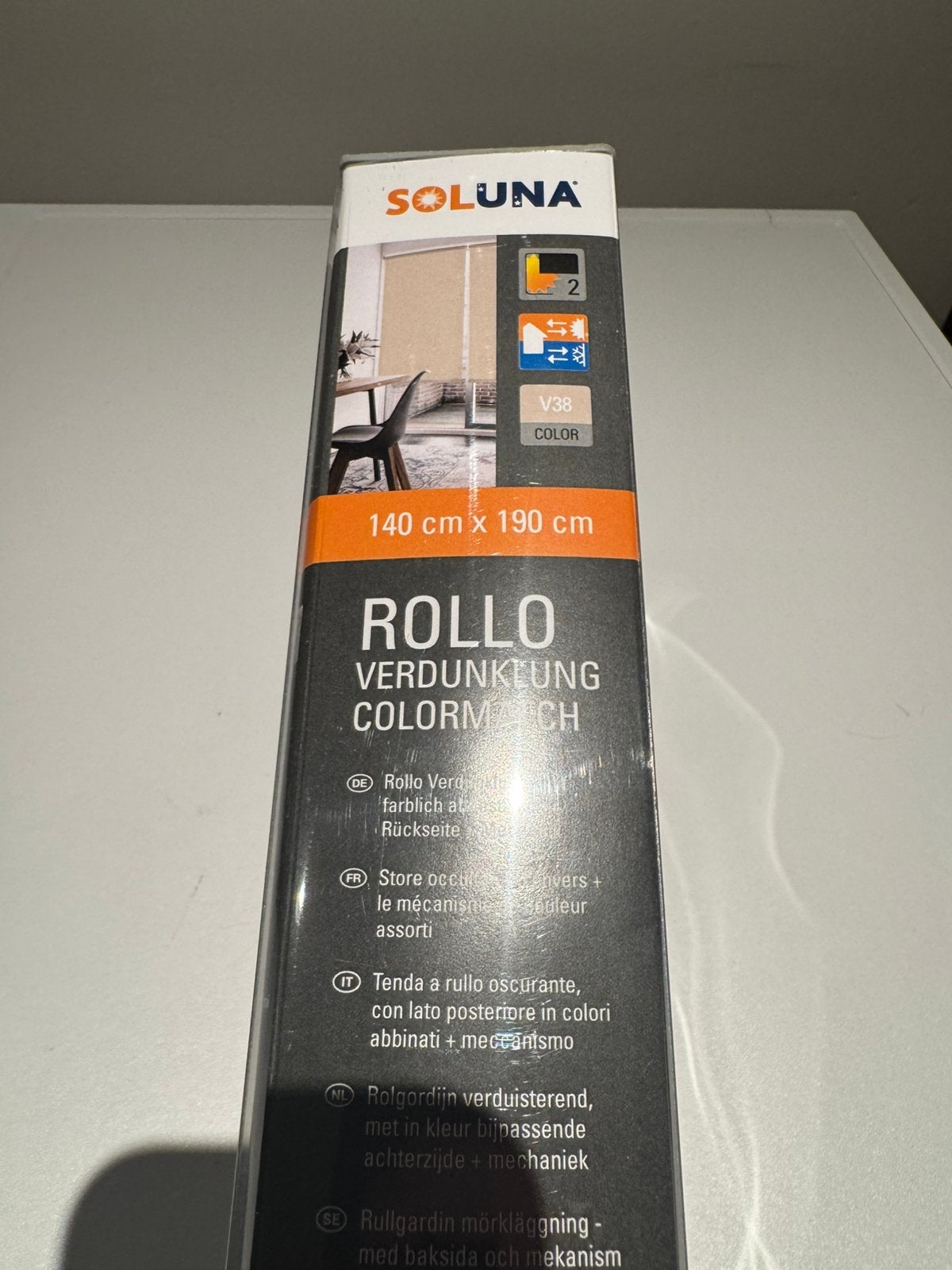 Nieuw. Rolgordijn Soluna. Verduisterend 1400x1900. 50% kort., Huis en Inrichting, Stoffering | Gordijnen en Lamellen, Verduisterend