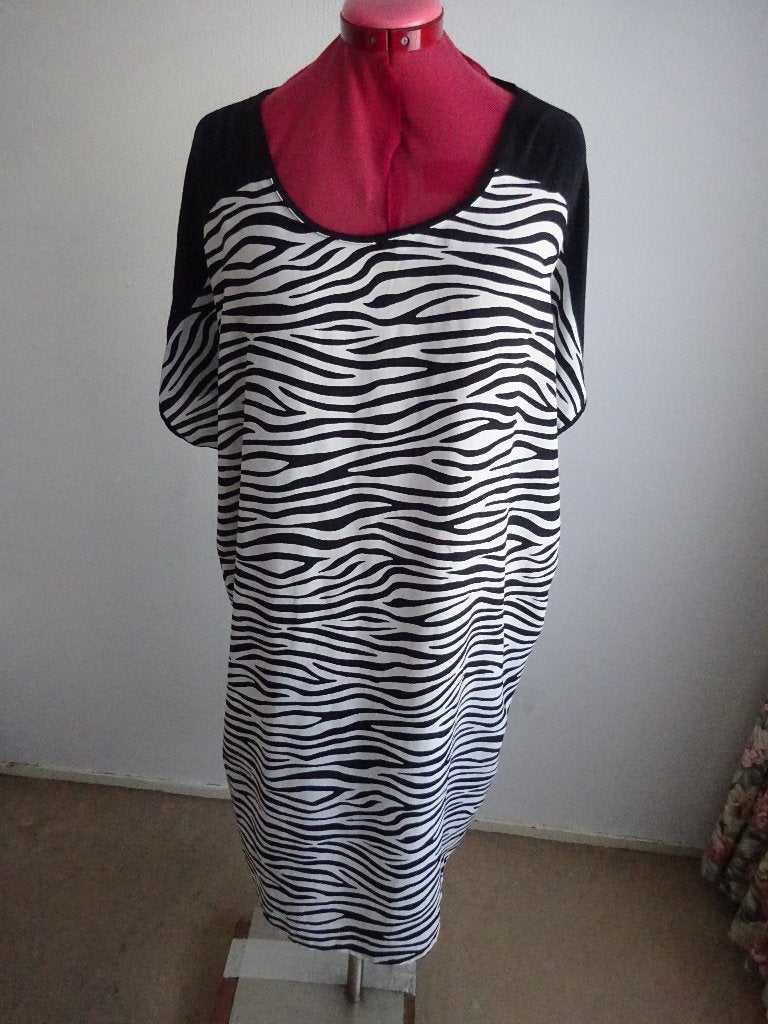 Norah jurk mt 48, Verzenden, Zwart, Maat 46/48 (XL) of groter, Zo goed als nieuw