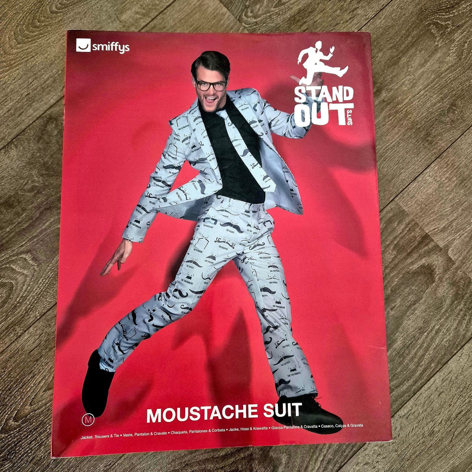 pak / Moustache snorren kostuum 3 delig - in maat M

In goed, Ophalen