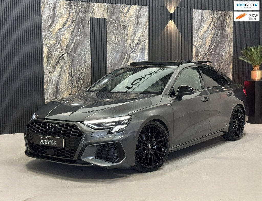 Audi A3 Limousine 35 TFSI 3x S-line Edition One|PANO|SFEER|L, 4 cilinders, 150 pk, Leder, Bedrijf