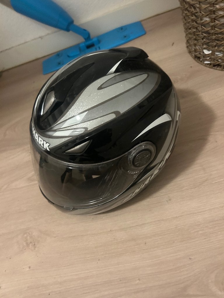 Shark Motor/scooterhelm in nette staat., Motoren, Kleding | Motorhelmen, Ophalen, M, Dames, Shark