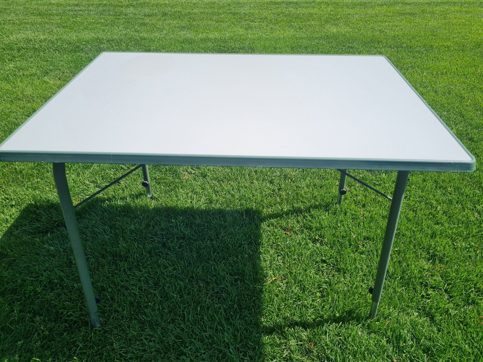 Campingtafel 65x100cm inklapbaar en in hoogte verstelbaar, Ophalen, Zo goed als nieuw, Campingtafel