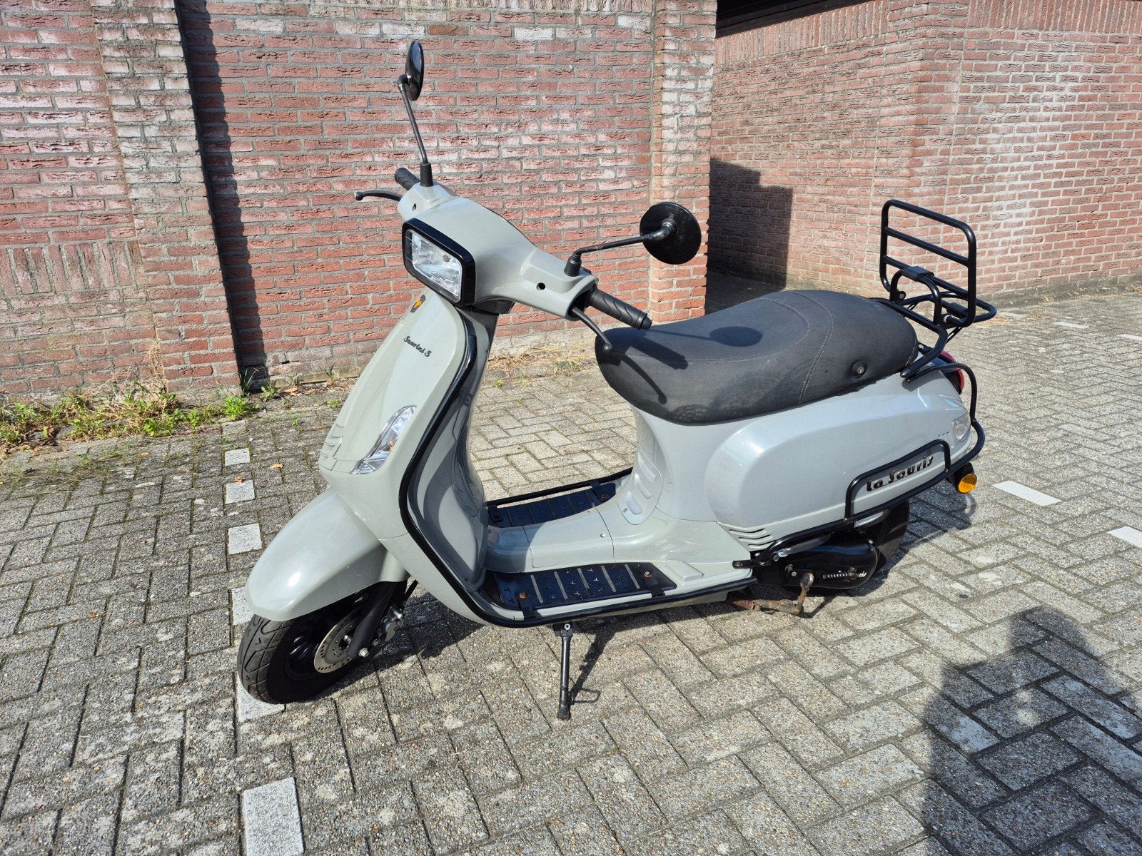 la souris sourini s, Fietsen en Brommers, Ophalen, Benzine