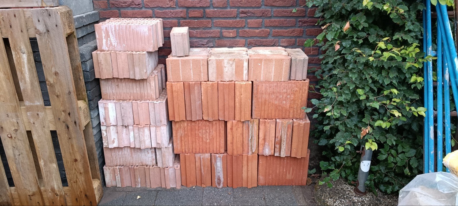 Partij binnenmuur stenen, Doe-het-zelf en Verbouw, Dakpannen en Dakbedekking, Ophalen, Steen of Klei, Blauw, 15 m² of meer