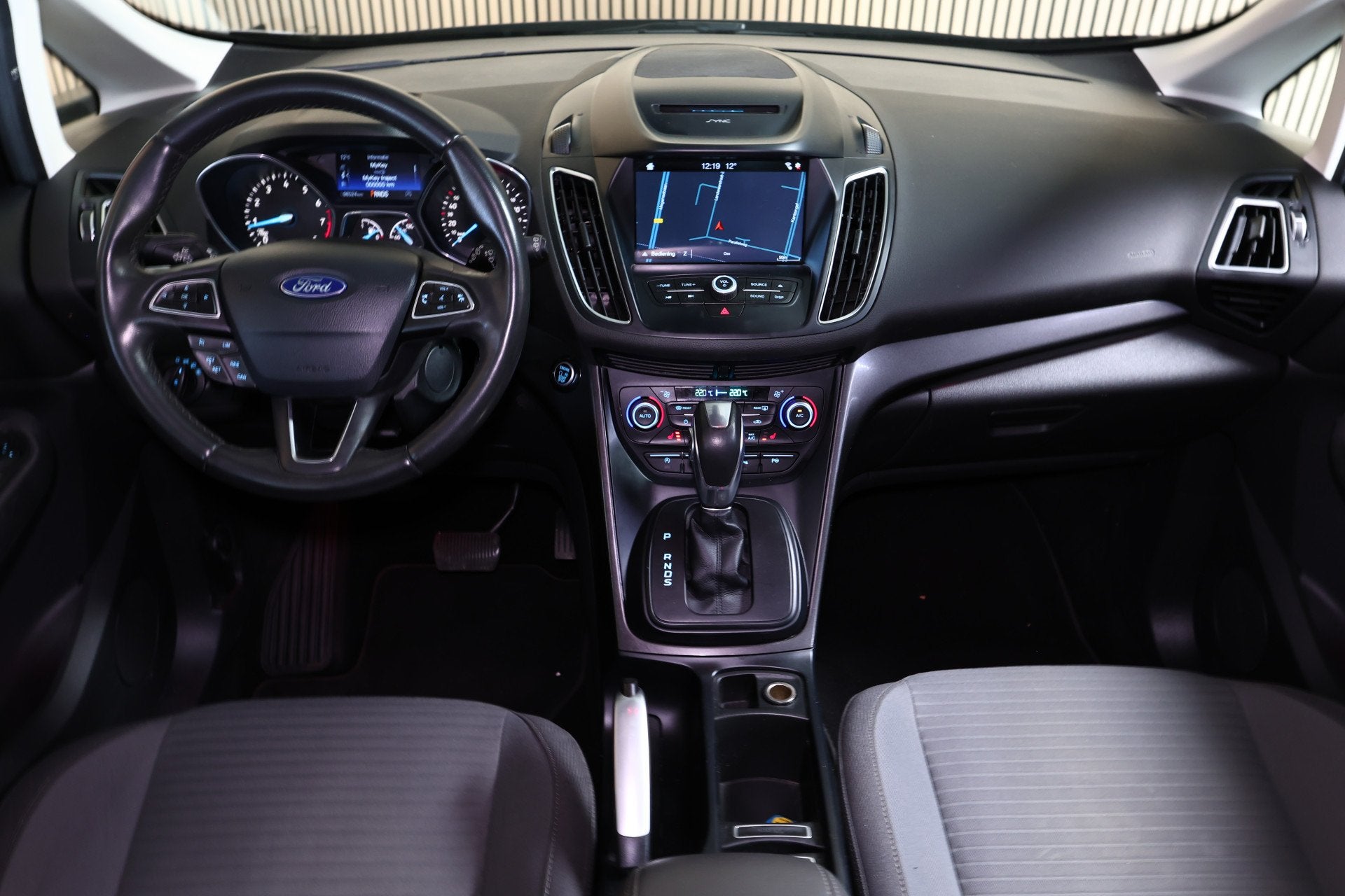 Ford C-MAX 1.5 Titanium AUTOMAAT NAVI STOELVW KEYLS PDC CRUI, 4 cilinders, Origineel Nederlands, Bedrijf, Onderhoudsboekje
