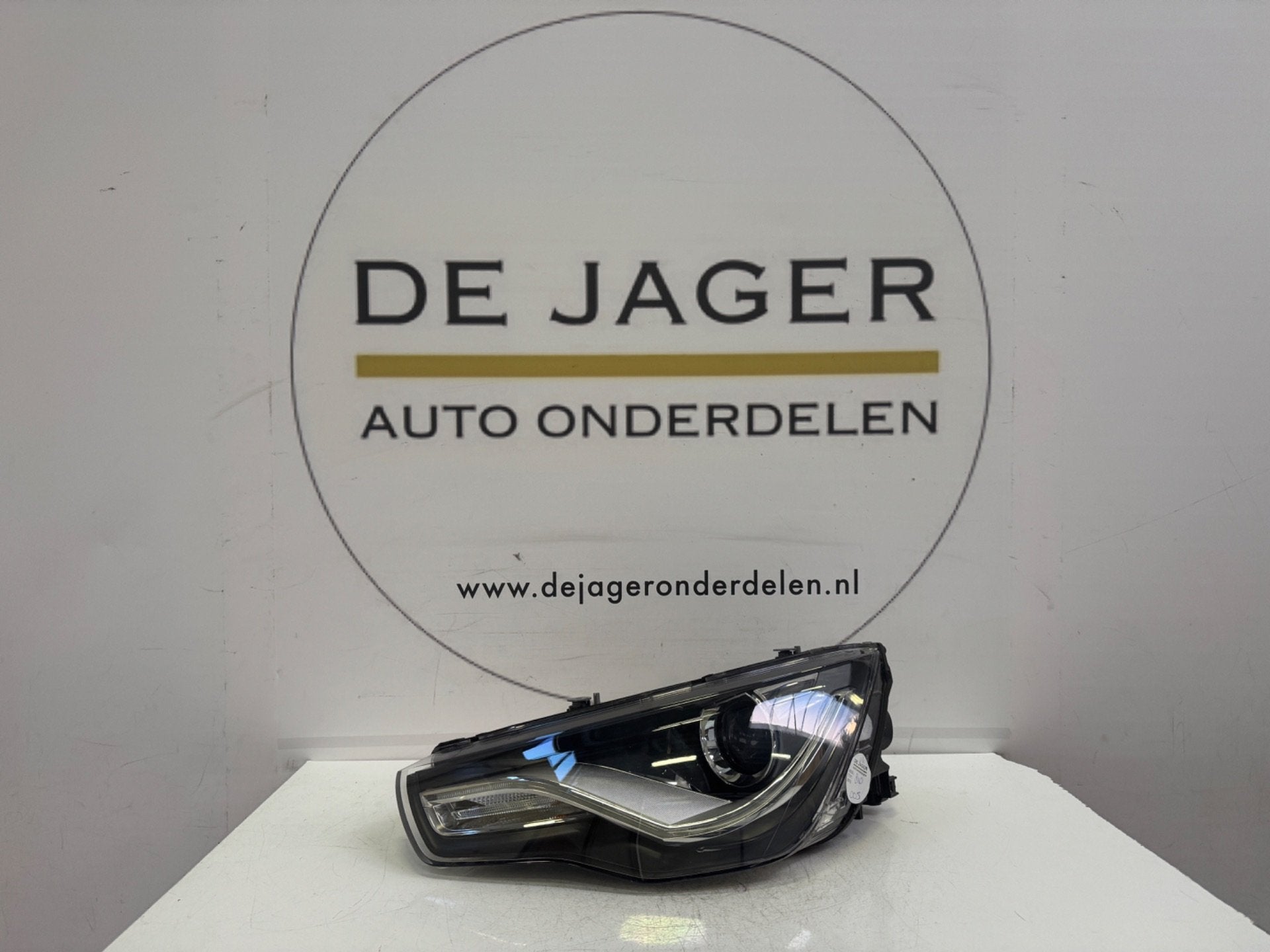 AUDI A1 8X KOPLAMP XENON LINKS 8X0941005, Auto-onderdelen, Gebruikt, AUDI AG, Auto-Union-Strasse 1
85045  Ingolstadt, DE, Kundenbetreuung@audi.de
