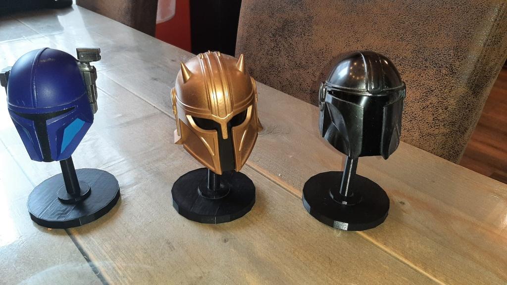 The mandalorian display helmen, Verzamelen, Ophalen, Zo goed als nieuw, Actiefiguurtje