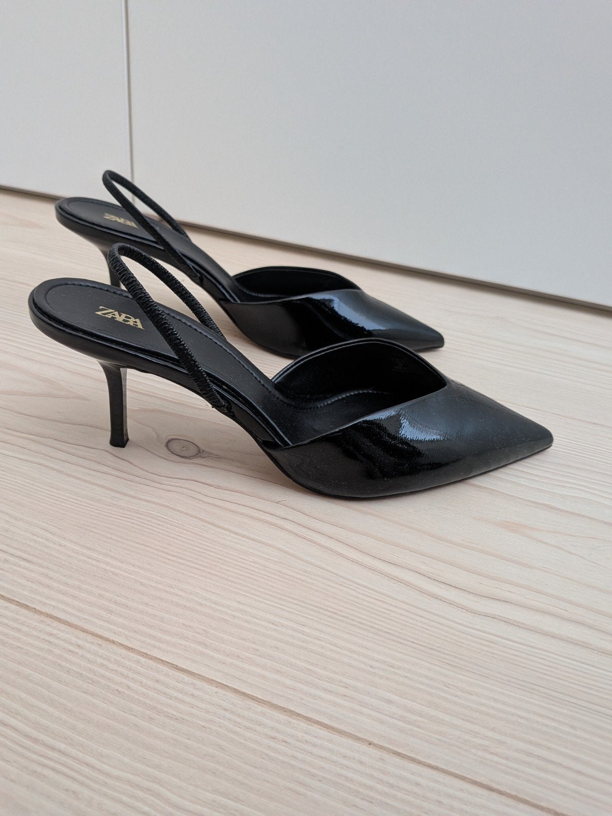 Zara lak slingbacks met kleine hak en punt neus, maat 39, Pumps, Nieuw, Ophalen of Verzenden, Zara