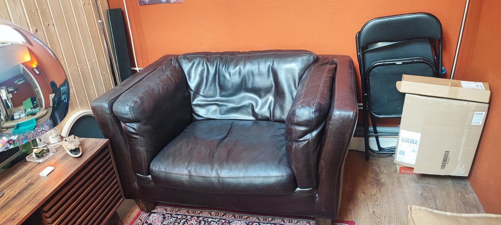 Comfortabele bruine leren fauteuil, Huis en Inrichting, Fauteuils, Ophalen, Gebruikt, 125 tot 150 cm, Leer