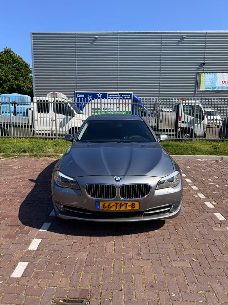 BMW 5-Serie 520i Executive, Auto's, BMW, Automaat, Achterwielaandrijving, Zwart, 4 cilinders