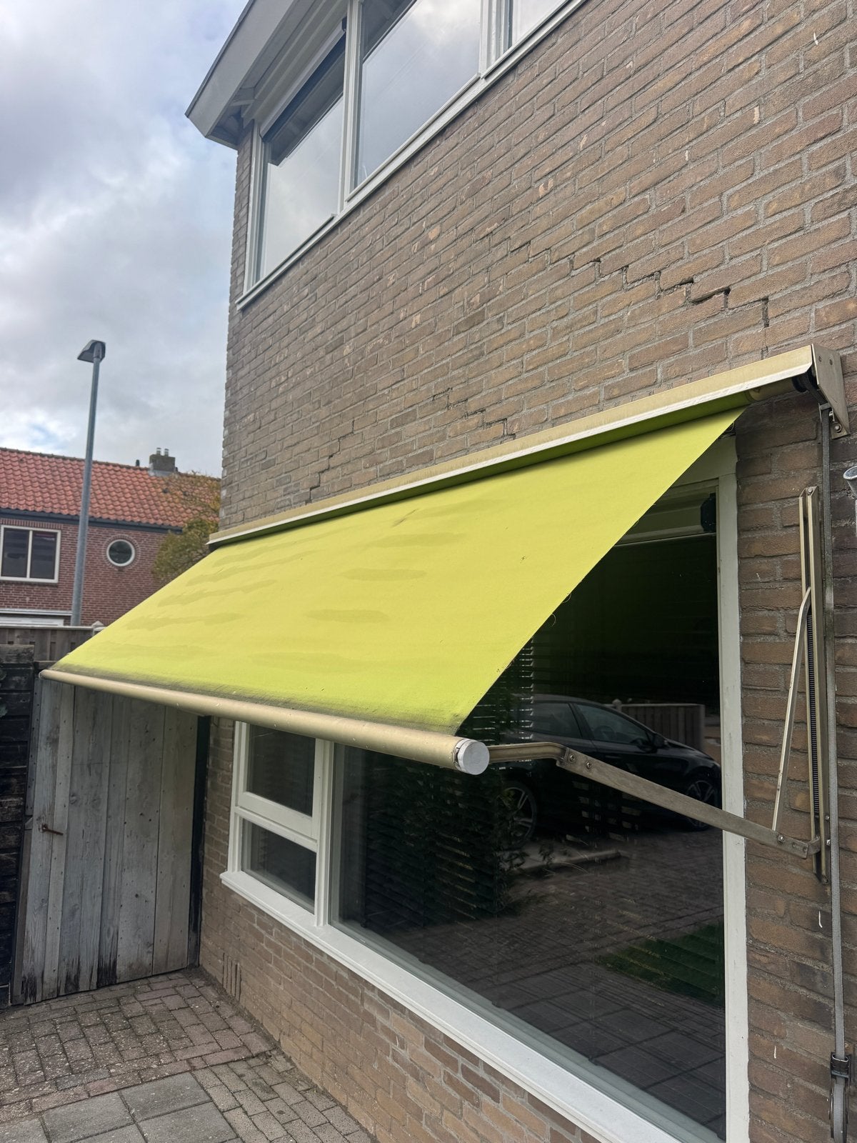 Groen uitvalscherm - Handbediend, Ophalen, Gebruikt, 250 cm tot 450 cm, Uitvalscherm