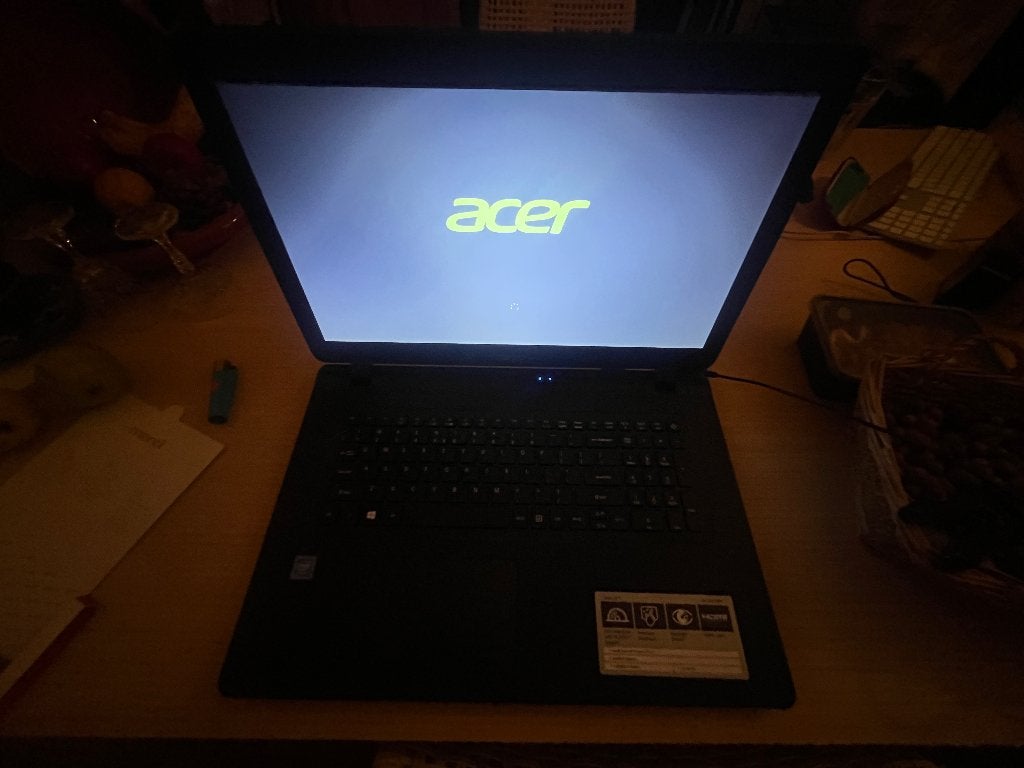 Acer Aspire ES 17, Ophalen, Met videokaart, Qwerty, SSD