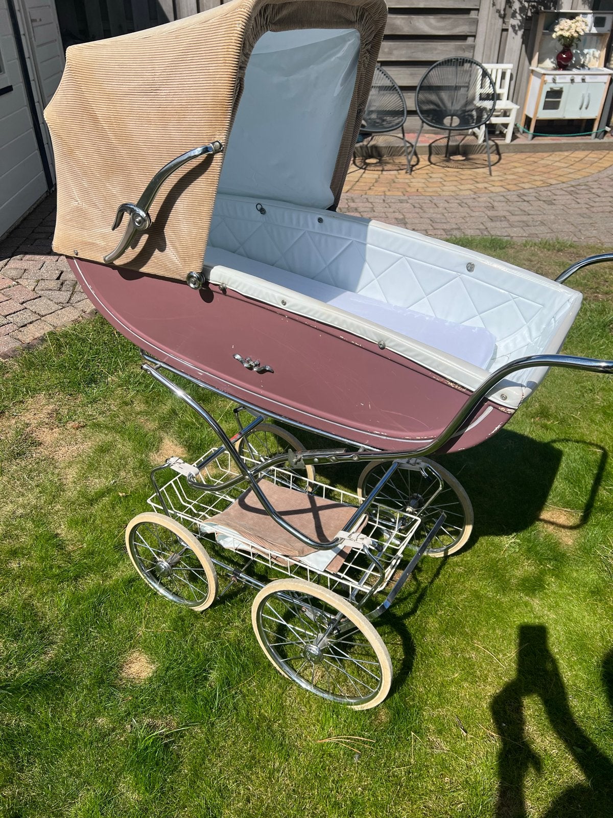 Engelse Kinderwagen - Klassieke Stijl, kleur oud rose, Kinderen en Baby's, Kinderwagens en Combinaties, Gebruikt, Met reiswieg