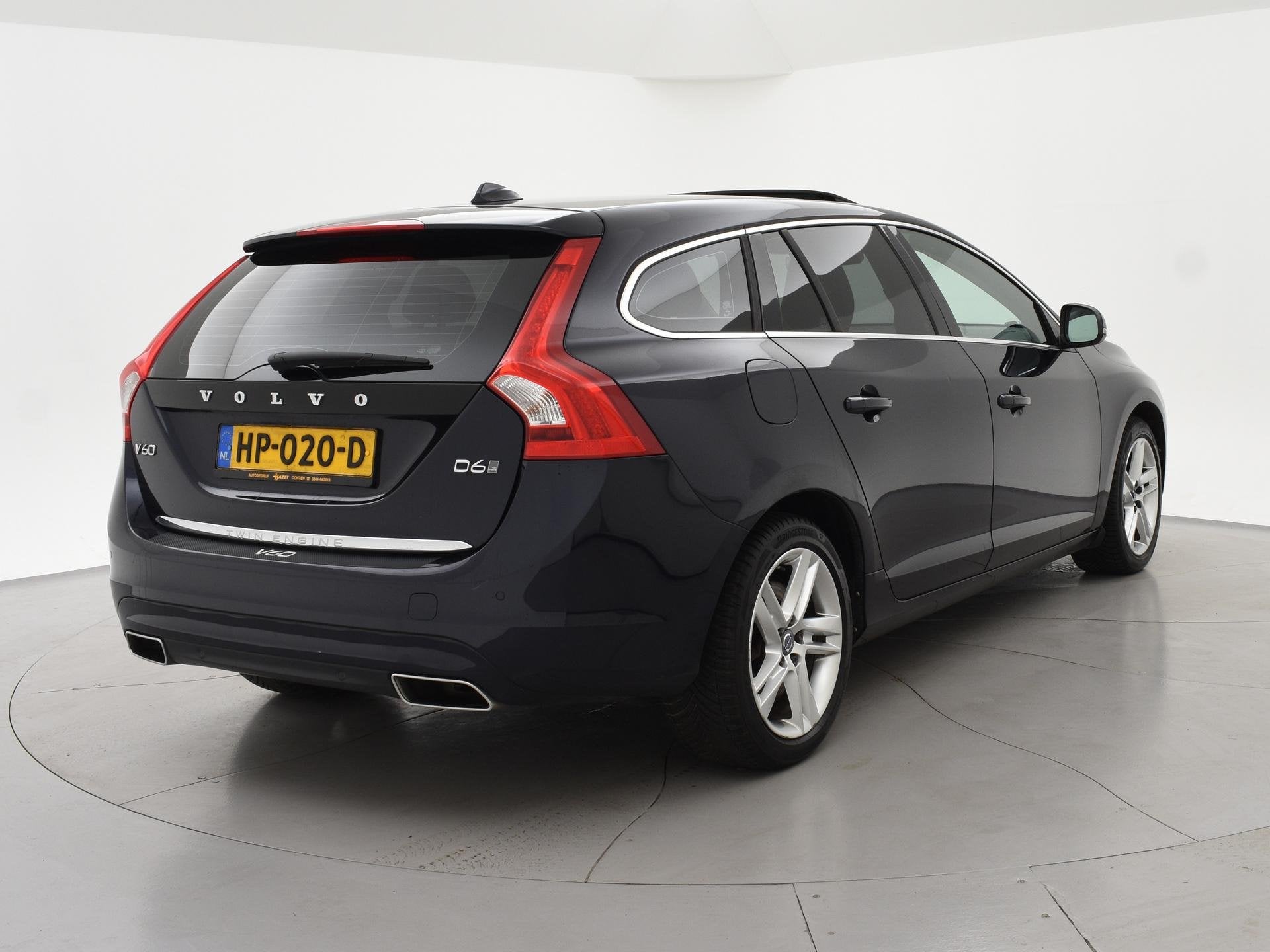 Volvo V60 2.4 D6 TWIN ENGINE *EURO 6* 285 PK + SCHUIFDAK | L, Auto's, Volvo, Automaat, Euro 6, Blauw, Vierwielaandrijving