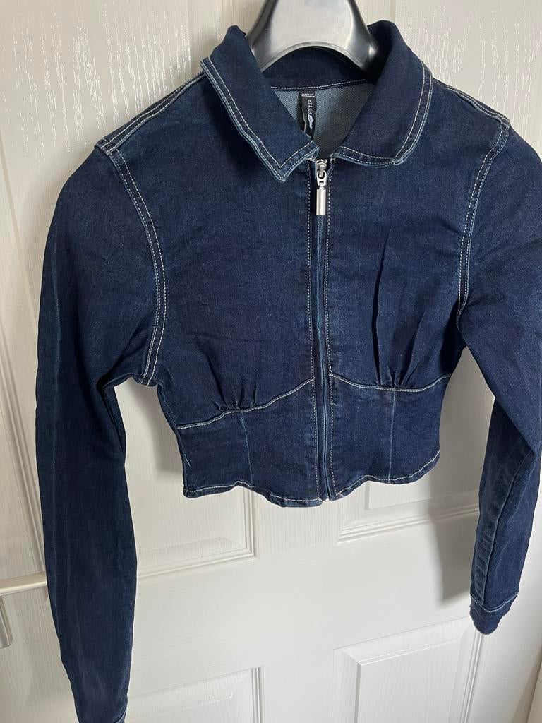 FB Sister spijkerjasje - Maat XS, Kleding | Dames, Jassen | Zomer, Ophalen of Verzenden, Gedragen, Maat 34 (XS) of kleiner, Blauw