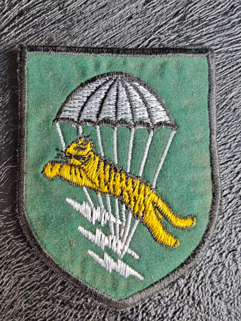 Patch - CAMP STRIKE FORCE - Airborne - Tiger Force Rangers -, Verzamelen, Ophalen of Verzenden, Landmacht, Amerika, Embleem of Badge