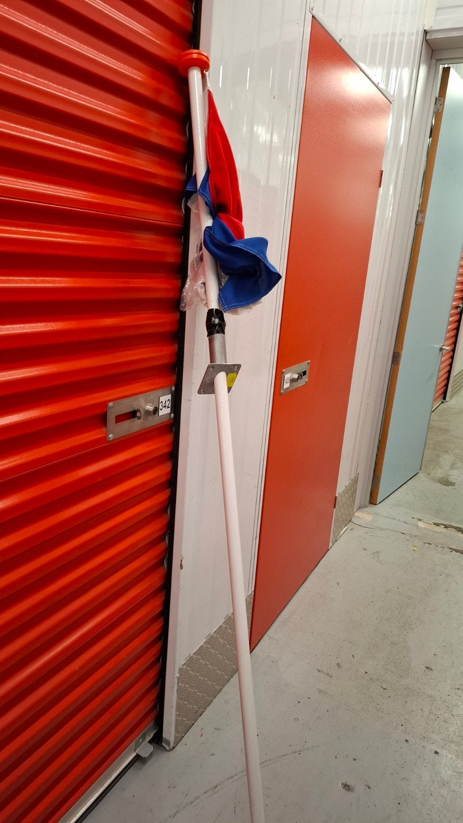 Nederlandse vlag met stok en houder(nieuw), Diversen, Vlaggen en Wimpels, Ophalen of Verzenden, Zo goed als nieuw