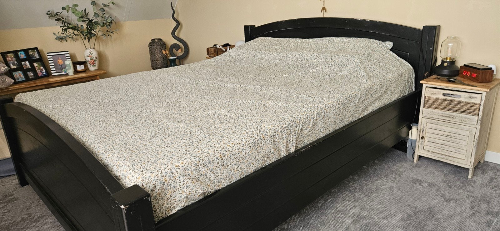 Stevig zwart houten bed 160x200 met lattenbodems, Huis en Inrichting, Slaapkamer | Bedden, Ophalen, Gebruikt, Zwart, Tweepersoons