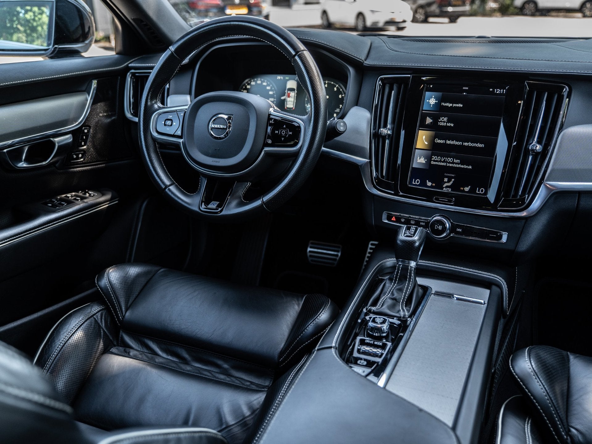Volvo V90 2.0 T4 R-DESIGN SPORT | APPLE CARPLAY | HARMAN KAR, Auto's, Dealer onderhouden, 15 km/l, 1969 cc, 1616 kg