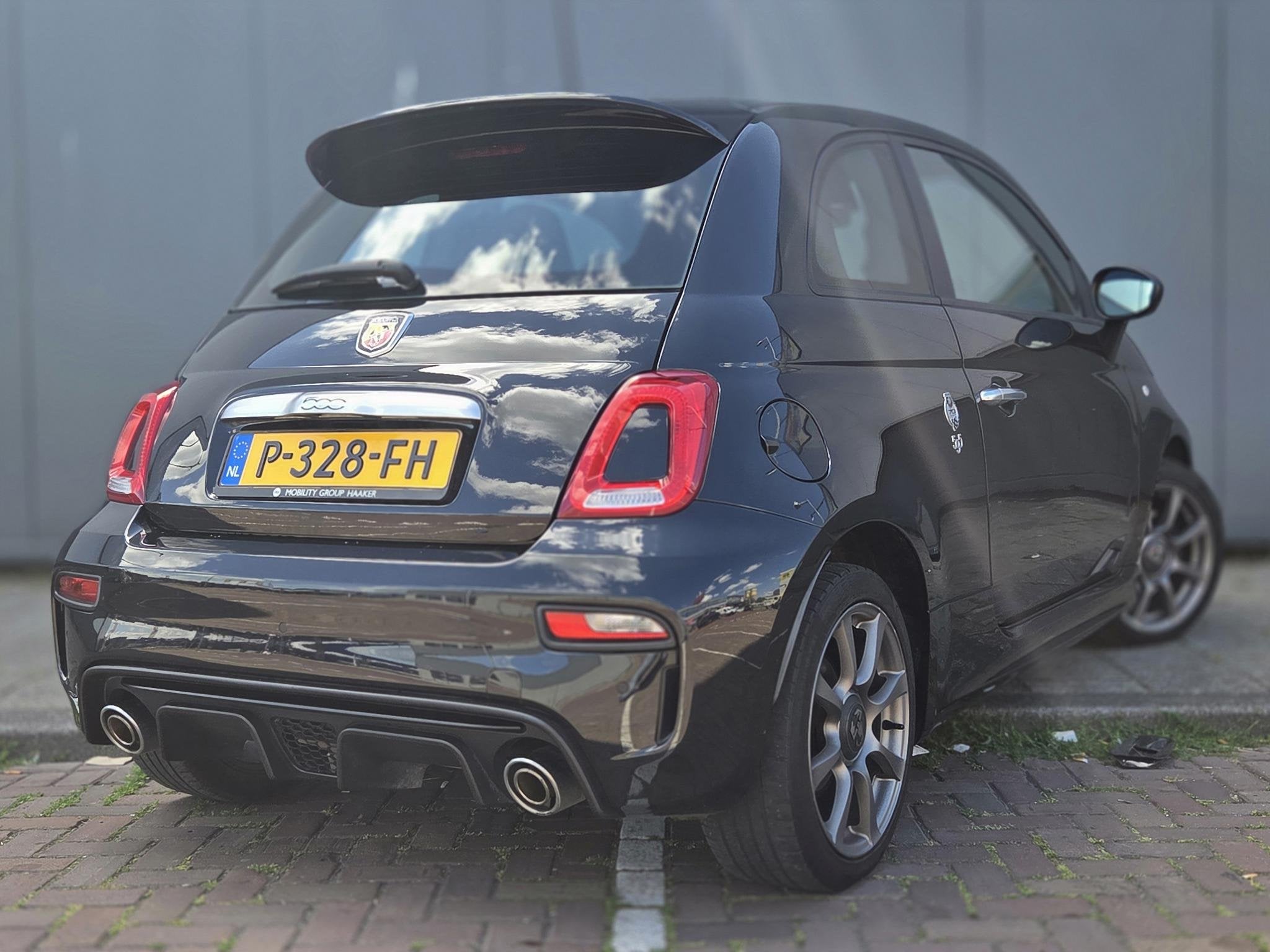 Fiat 500 1.4 T-Jet Abarth 595 70th Anniversary | Bluetooth |, Auto's, Fiat, Voorwielaandrijving, 145 pk, Euro 6, 4 cilinders