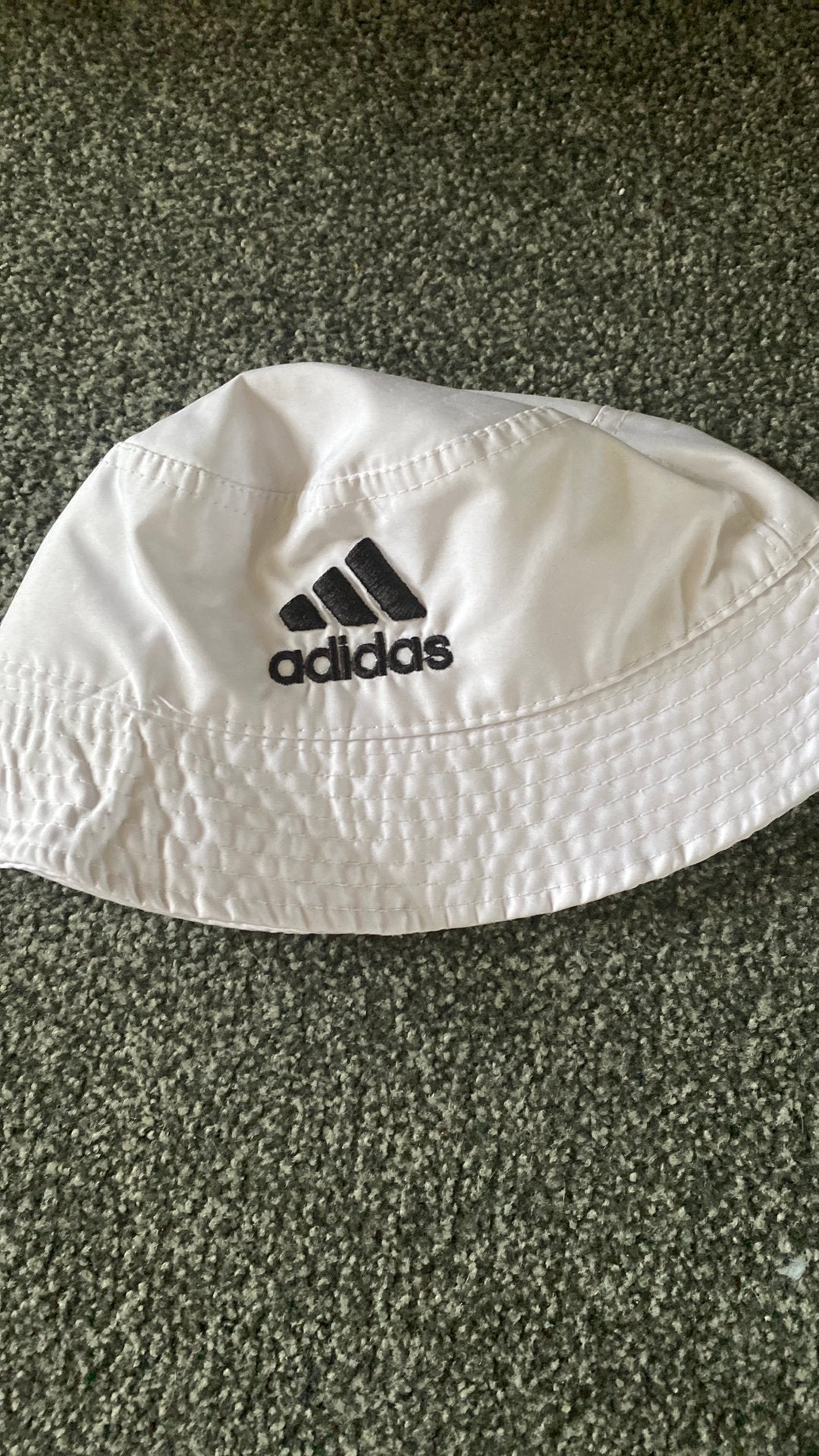 Adidas zomer hoedje, Ophalen of Verzenden, Zo goed als nieuw, One size fits all