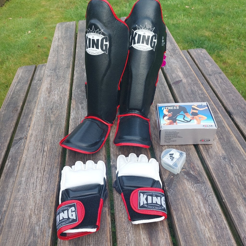 King MMA / Kickboxing zeer goed set in nieuwstaat, Overige, Nieuw, Vechtsportkleding, Maat M