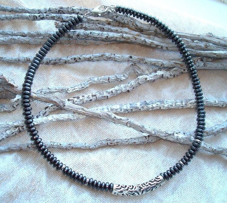 Ketting met hematiet rondellen met sierstuk, Sieraden, Tassen en Uiterlijk, Kettingen, Info.adorabeads@gmail.com, Want 18 Hoogvliet