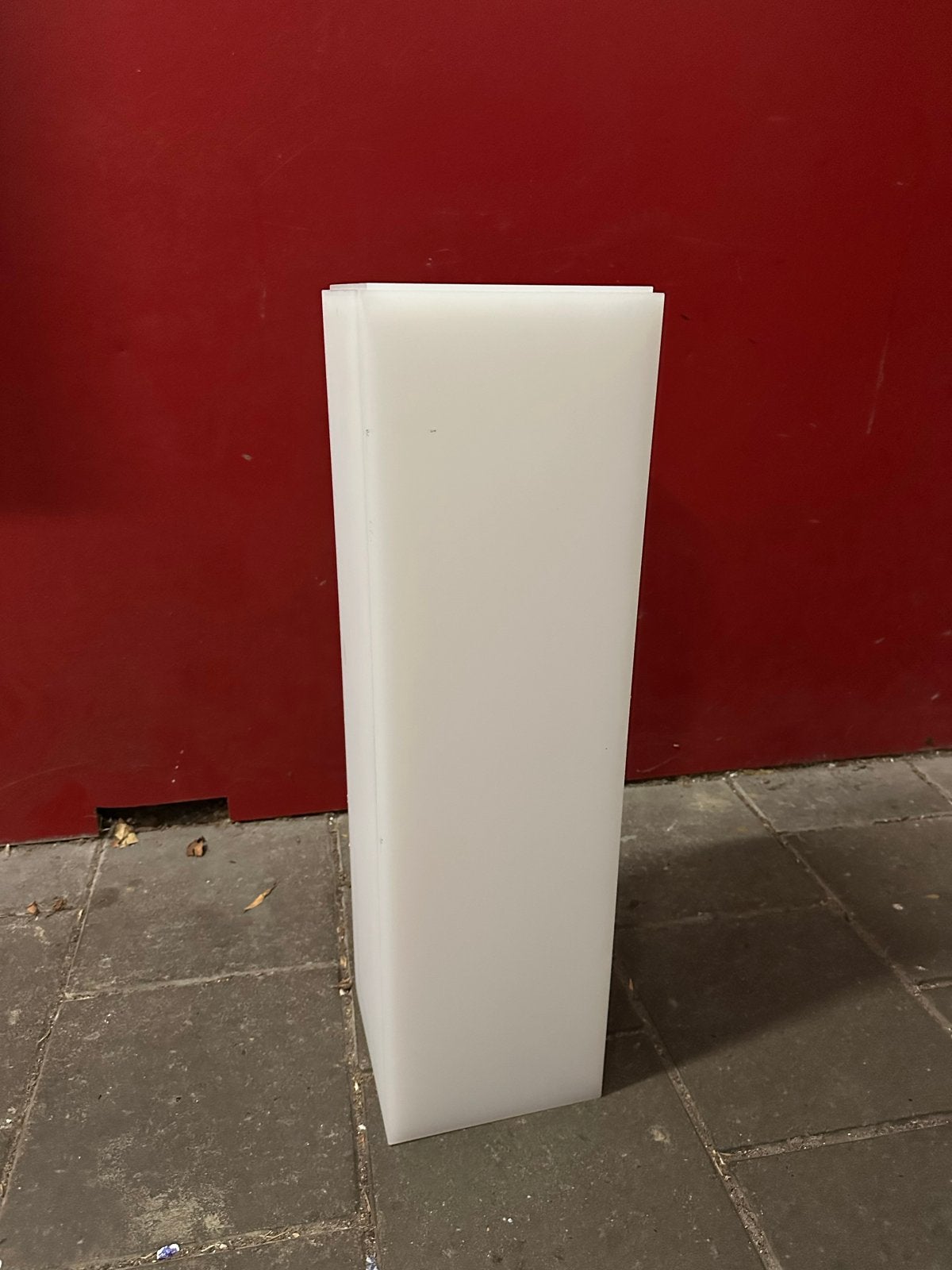 Witte kunststof zuil/sokkel - 70,5x20,5x20,5cm, Ophalen, Zo goed als nieuw