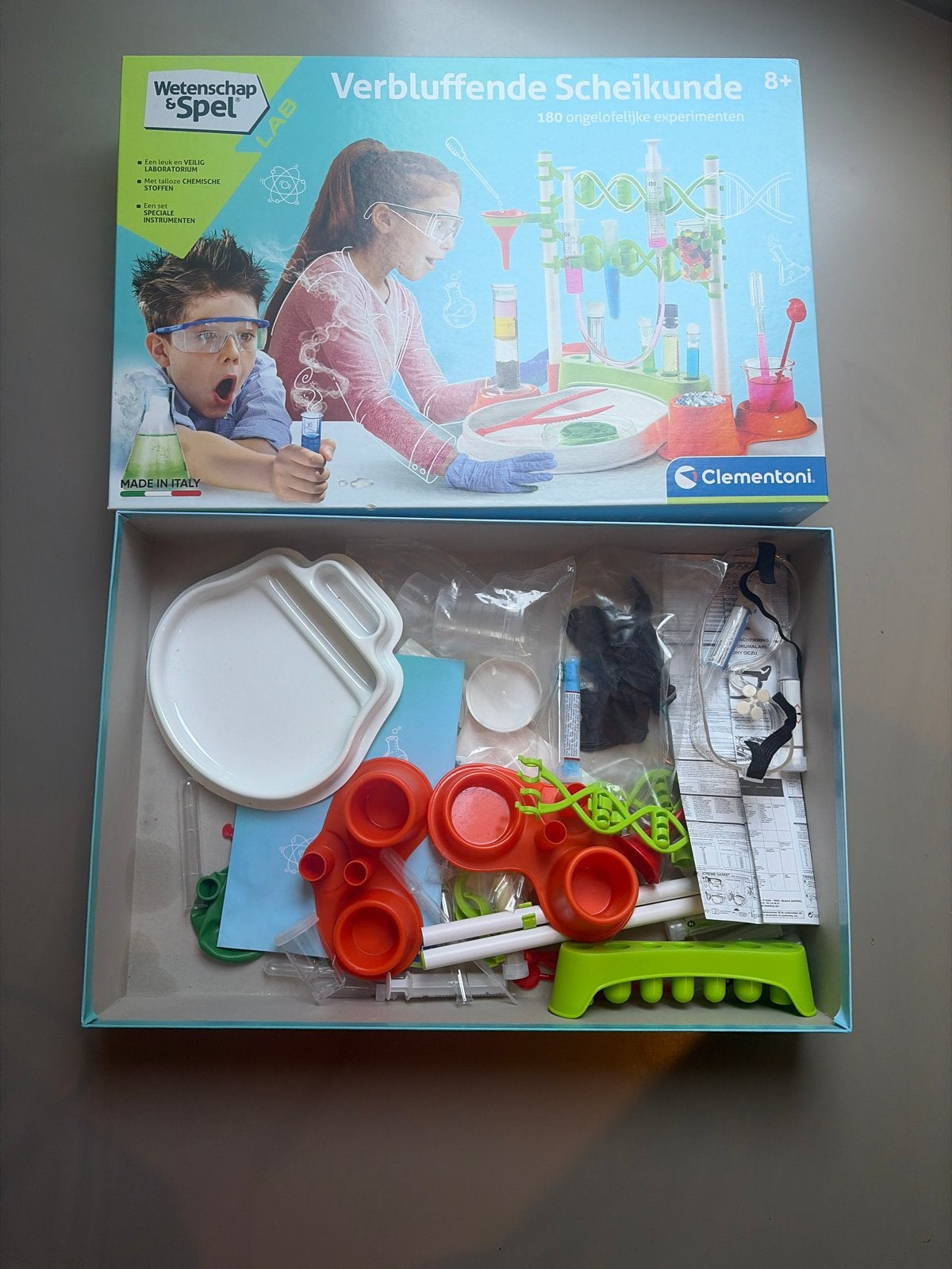 Clementoni Wetenschap & Spel: Verbluffende Scheikunde, Ophalen, Zo goed als nieuw, Ontdekken