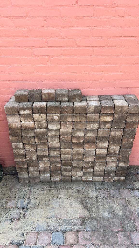 Koppelsteentjes, Ophalen, Zo goed als nieuw, Beton, Klinkers