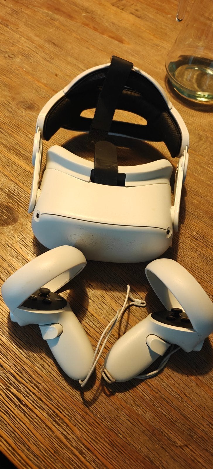 Oculus Quest 2 VR-bril met controllers en draagcase, Spelcomputers en Games, Ophalen of Verzenden, Zo goed als nieuw, VR-bril