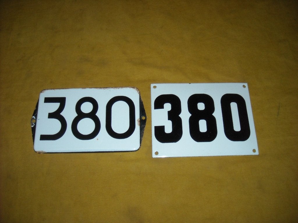 oud emaille huisnummer 380 ook 381 382 383 384 385 386 387 5, Ophalen of Verzenden