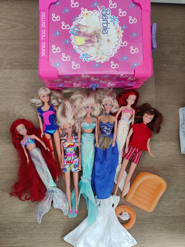 7 Barbie poppen uit de jaren 90 met koffer, Ophalen of Verzenden, Gebruikt, Barbie
